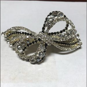 NWOT bow black and silver stones hair clip